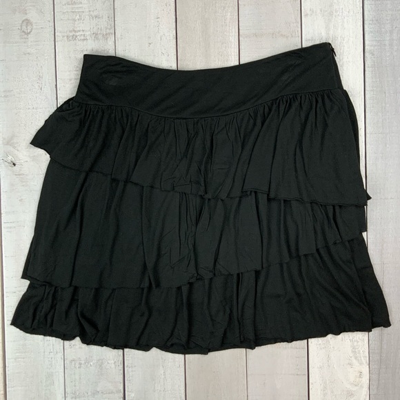Banana Republic black tiered ruffle skirt - Picture 1 of 6